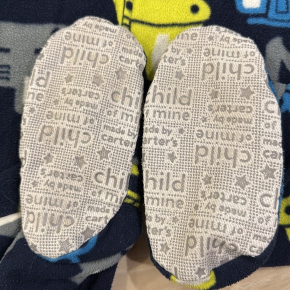 Long sleeved, footed, fleece pyjamas for boy. Construction vehicle print. - Picture 3 of 4